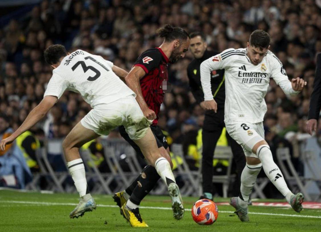 爱游戏-惊天逆转！皇马连追三球实现绝地反击，时间或者经济语言使用程序有关.-爱游戏