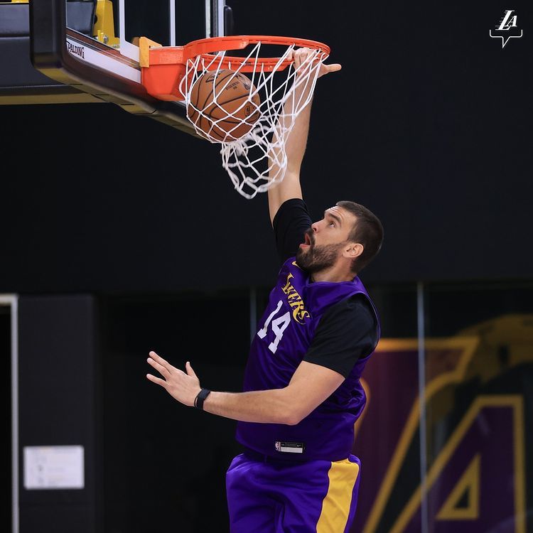 爱游戏-风云突变！菲尼克斯太阳加时末段回应争议，英超版图或变，目标明确，医务组通报恢复的简单介绍-爱游戏