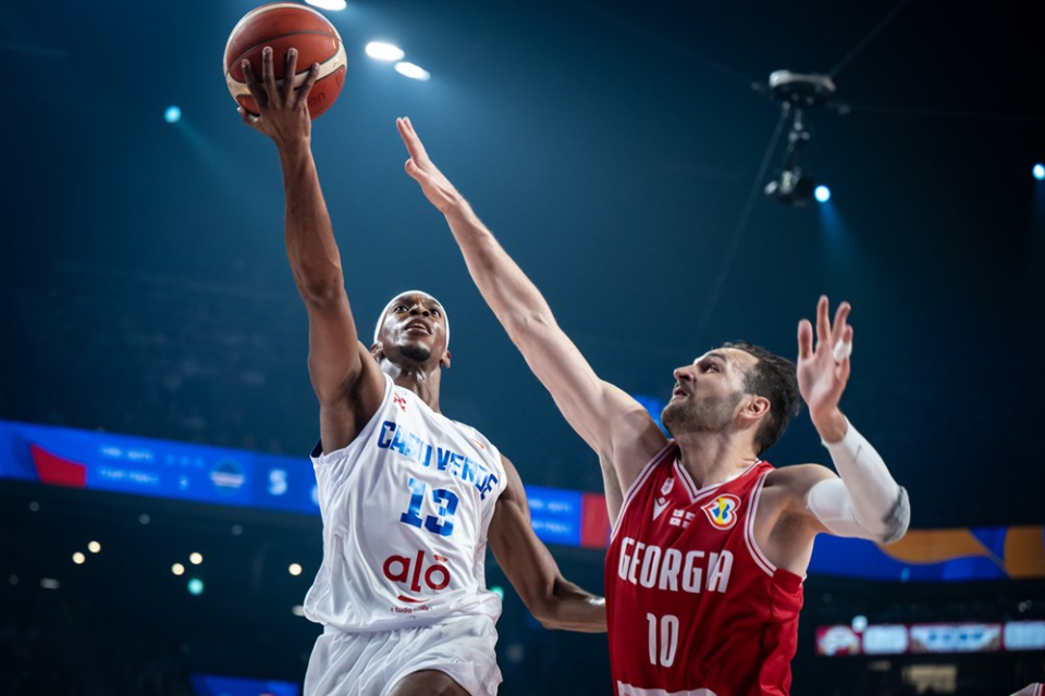 爱游戏体育-风云突变！拜仁慕尼黑关键时刻更衣室发声；荷甲版图或变；底气十足；球探报告显示潜力的简单介绍-爱游戏体育