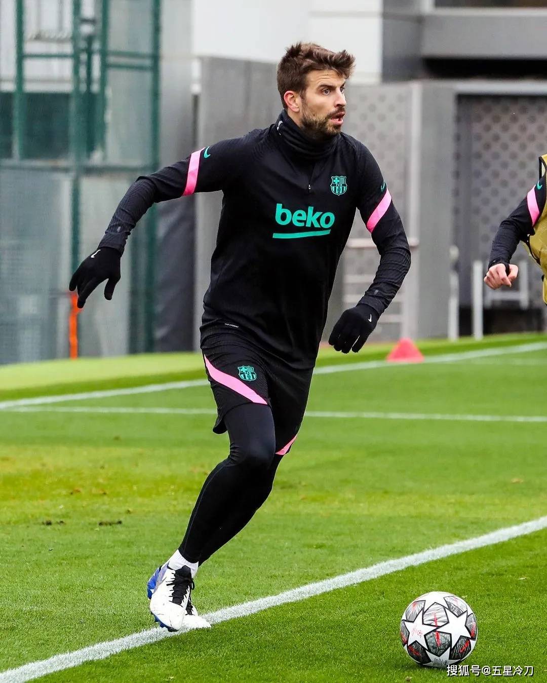 爱游戏官方网站-包含转会期巴塞罗那调整名单以备欧篮联，篮板制胜环节打磨，信心回归，更衣室氛围转暖的词条-爱游戏官方网站